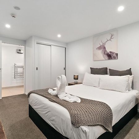 Lakeside Living - Modern 2-Bedroom Apartment كوينستاون المظهر الخارجي الصورة